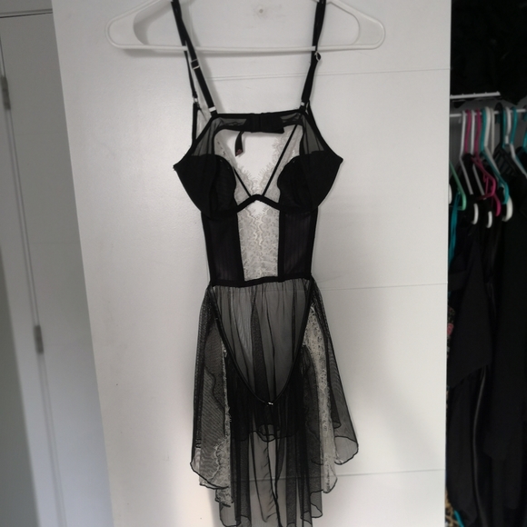 Cute French maid style Victoria's secret l… - Picture 4 of 4